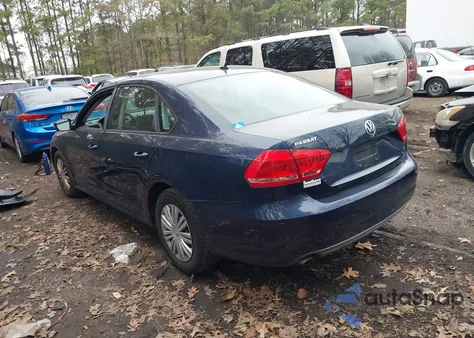 2014 Volkswagen Passat 2.5L S z USA, uszkodzony, nr VIN 1VWAP7A30EC003467